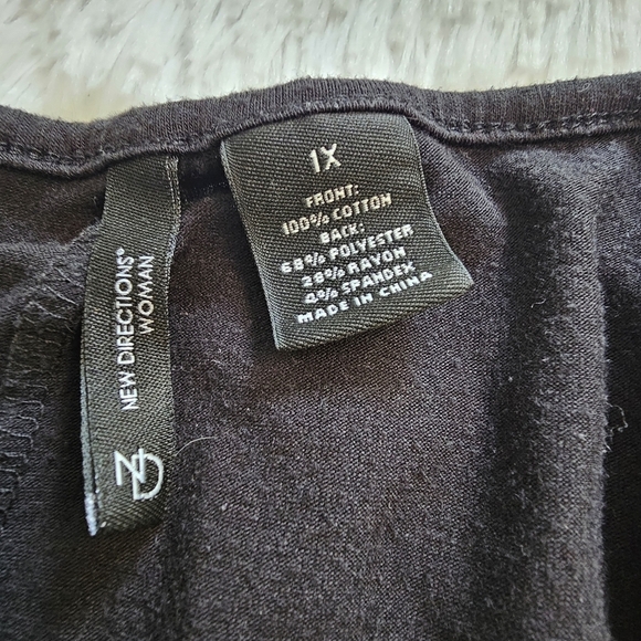 New directions sharkbite hemline lace accents size 1X - Picture 4 of 6